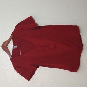 USED A NEW DAY MAROON SHORT SLEEVE SHIRT SIZE M